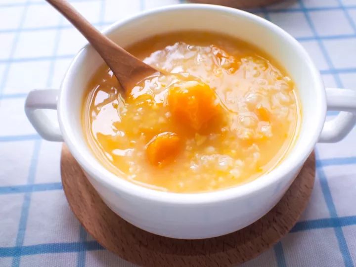 小米，素食黄金、五谷中的“谷神”！10种做法，给家人吃，养胃更暖心！
