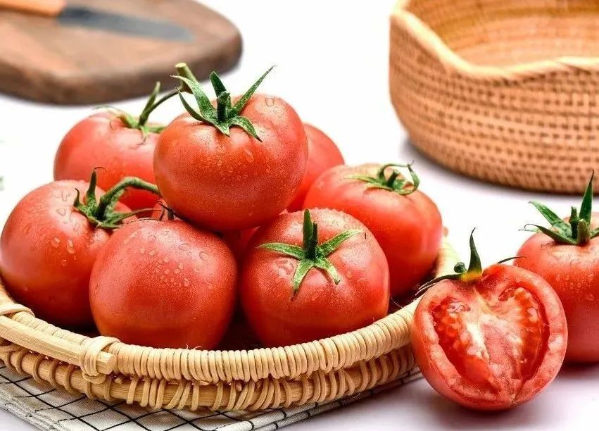 夏天多吃西红柿，美白又防晒！这种吃法营养价值超乎你想象